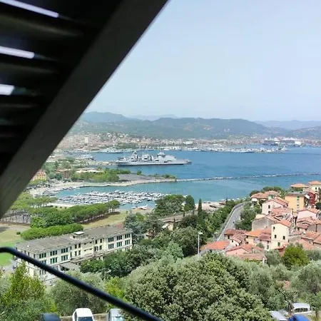 La Magia Nel Borgo Fezzano (Liguria)